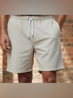 Hollister Cream men’s swim trunks